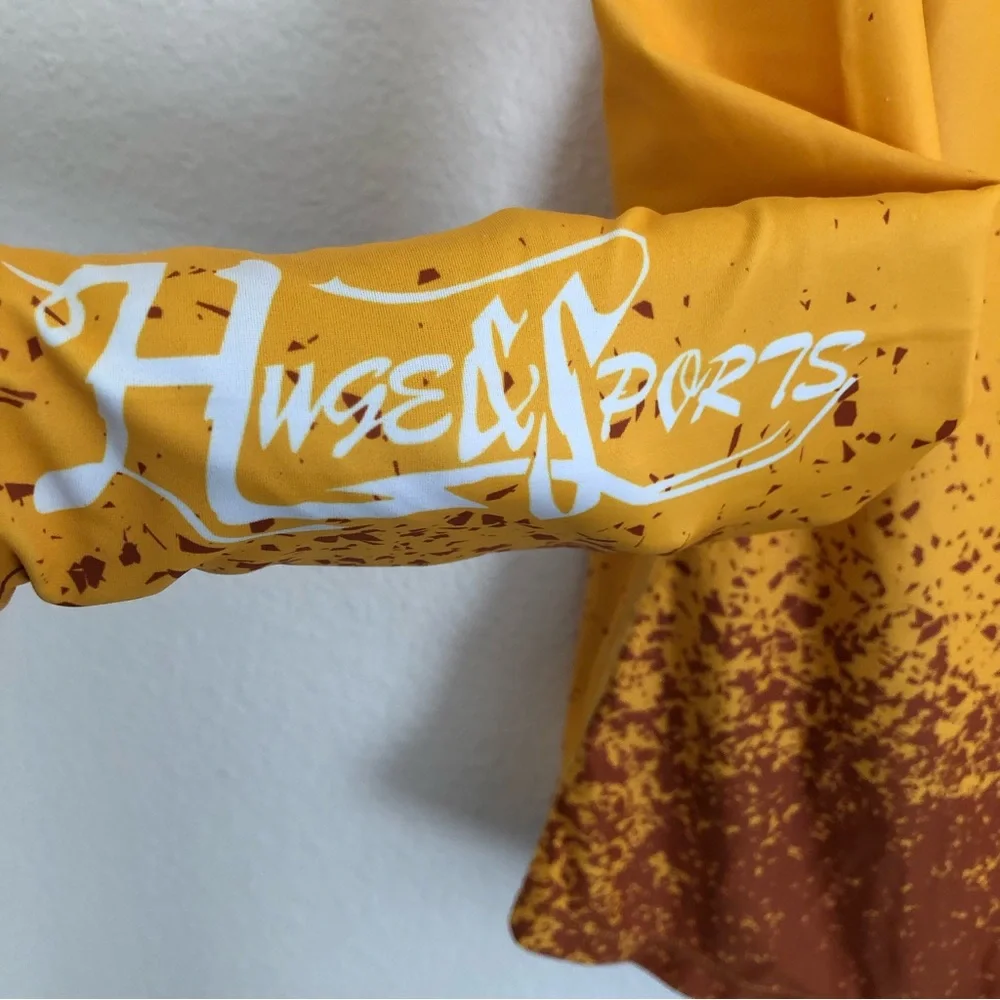 SOLD Yellow Rashguard M - Picture 9 of 12